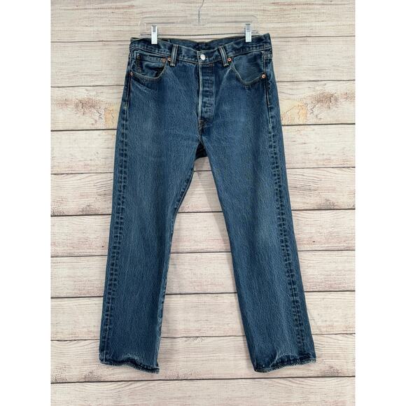 Levis 501 Button Fly Straight Leg Jeans Mens 34x30 Blue Medium Wash Denim - Picture 1 of 9